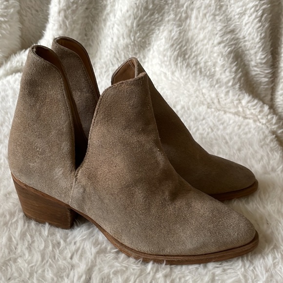 Free people Charm double V taupe suede booties 6 - Picture 7 of 12